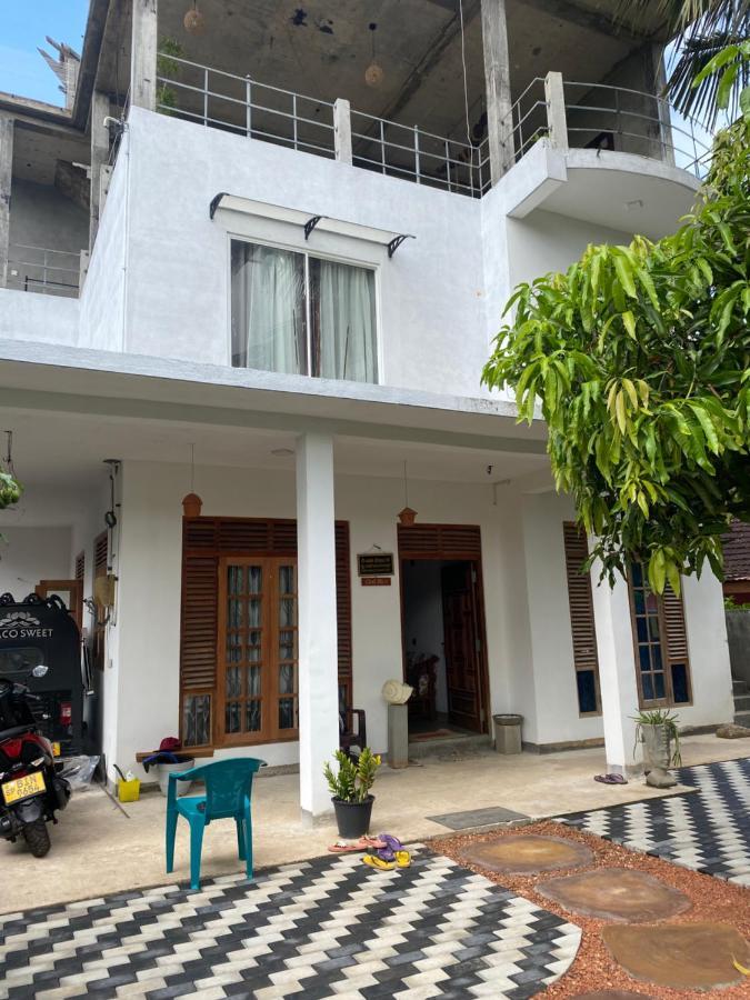Hotel Maco Sweet House Mirissa Exterior foto